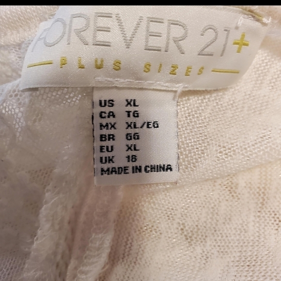 Forever21 - Loose Top with Lace Detail - XL - Picture 4 of 4